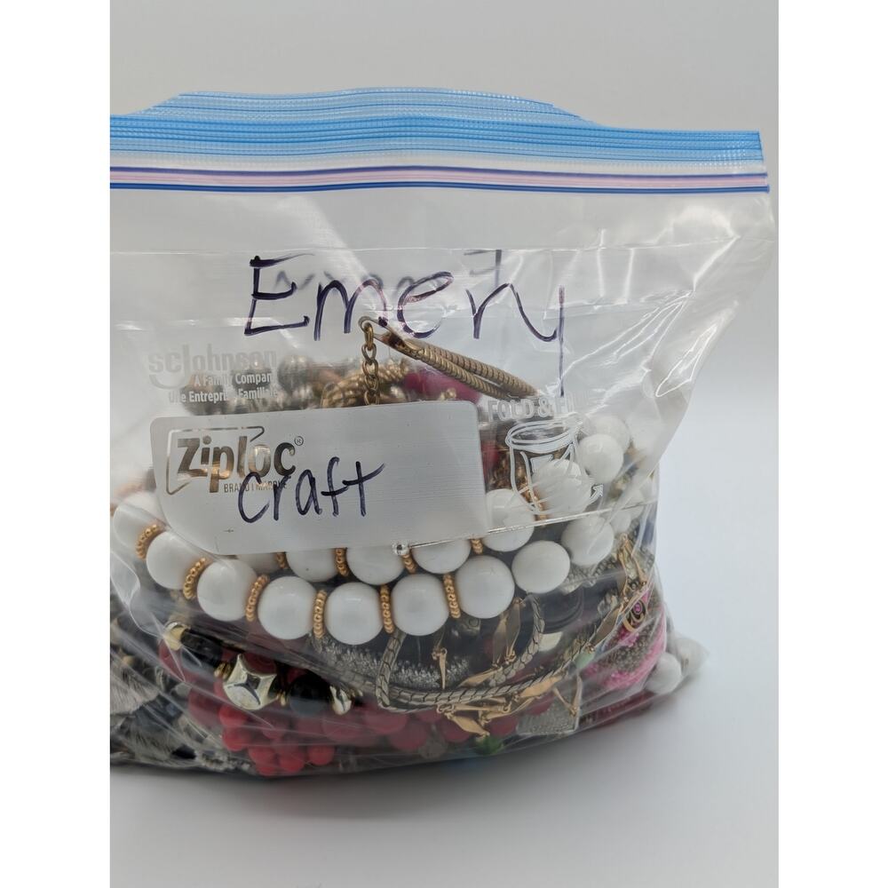 ‘Emery’ Repurpose/Craft/Possible Wearable Over 4 Pounds Mystery Jewelry Bag - Picture 6 of 8
